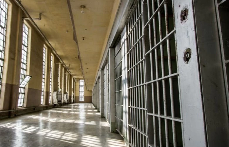 Άγρια συμπλοκή μεταξύ κρατούμενων σε φυλακή της Χίου – Βγήκαν γκλομπ και μαχαίρια
